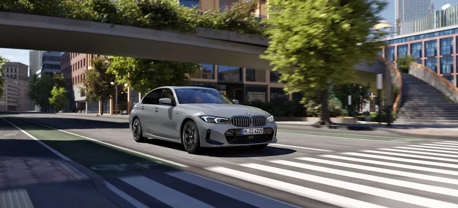 BMW 330i